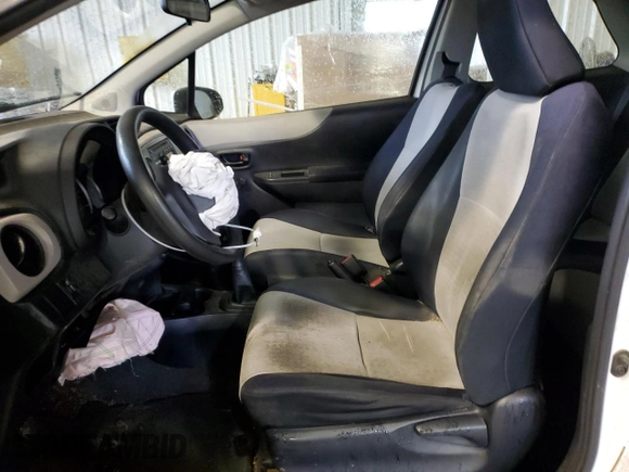 2013 Toyota Yaris L with VIN JTDJTUD33DD542733, listed as a Copart auction lot 80464604 with 290,558 mi miles and Clean Title. Bid and sale history available at carsss.com. Image 7.