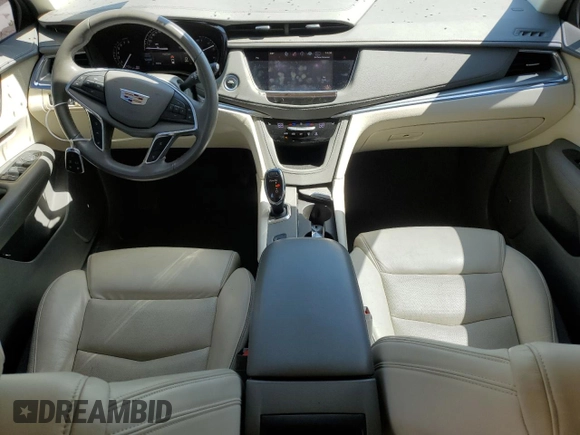2017 Cadillac XT5 Luxury FWD with VIN 1GYKNBRS1HZ209632, listed as a Copart auction lot 54726155 with 53,924 mi miles and Clean Title. Bid and sale history available at DreamBid. Image 8.