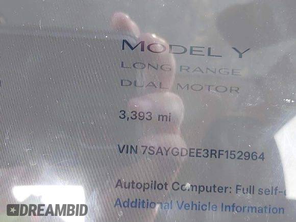 2024 Tesla Model Y Long Range with VIN 7SAYGDEE3RF152964, listed as a IAAI auction lot 40394843 with 3,393 mi miles. Bid and sale history available at carsss.com. Image 15.