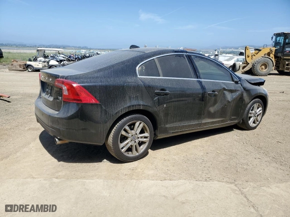 2013 Volvo S60 T5 Premier with VIN YV1612FS8D2211401, listed as a Copart auction lot 53580625 with 101,077 mi miles and Salvage Title. Bid and sale history available at carsss.com. Image 3.