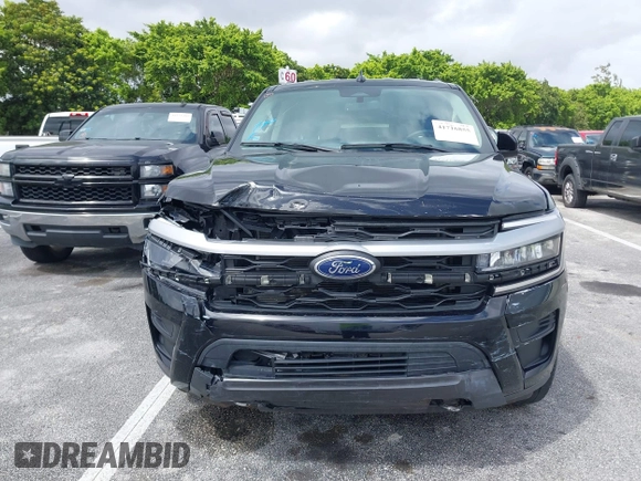 2022 Ford Expedition XLT with VIN 1FMJU1JT9NEA67323, listed as a IAAI auction lot 41716855 with 34,513 mi miles. Bid and sale history available at carsss.com. Image 6.