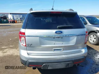 2011 Ford Explorer XLT with VIN 1FMHK8D85BGA11352, listed as a IAAI auction lot 41583934 with 238,362 mi miles and . Bid and sale history available at carsss.com. Image 16.