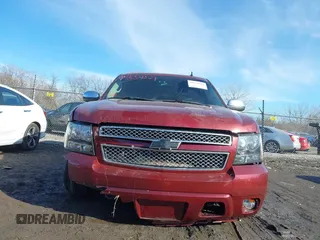 2008 Chevrolet Suburban LT w/3LT with VIN 1GNFK16358J211719, listed as a IAAI auction lot 41654527 with 194,985 mi miles. Bid and sale history available at carsss.com. Image 12.