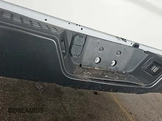 2023 Ram 1500 Tradesman z VIN 3C6JR6DG6PG541121, wystawiony jako IAAI lot #42516901 z przebiegiem 55 607 mil mil oraz . Historia ofert i sprzedaży dostępna na DreamBid. Obrazek 7.