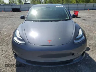 2020 Tesla Model 3 Performance z VIN 5YJ3E1EC1LF713406, wystawiony jako Copart lot #55252595 z przebiegiem 39 905 mil mil oraz Szkoda całkowita • Salvage title. Historia ofert i sprzedaży dostępna na DreamBid. Obrazek 5.