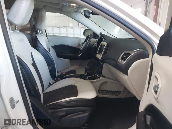 2019 Jeep Compass Latitude with VIN 3C4NJCBB2KT843724, listed as a IAAI auction lot 41366778 with 136,236 mi miles and . Bid and sale history available at DreamBid. Image 5.