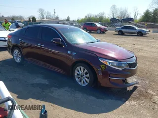 2018 Kia Optima LX z VIN 5XXGT4L32JG274593, wystawiony jako IAAI lot #42055293 z przebiegiem 121 744 mil mil oraz . Historia ofert i sprzedaży dostępna na DreamBid. Obrazek 1.