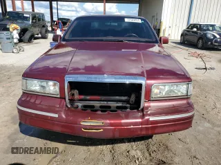 1996 Lincoln Town Car Signature z VIN 1LNLM82W3TY725921, wystawiony jako Copart lot #72569054 z przebiegiem 109 073 mil mil oraz Szkody całkowita. Historia ofert i sprzedaży dostępna na DreamBid. Obrazek 5.