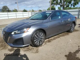 2025 Nissan Altima SV z VIN 1N4BL4DV5SN350734, wystawiony jako Copart lot #56955085 z przebiegiem 6 140 mil mil oraz Szkoda całkowita • Salvage title. Historia ofert i sprzedaży dostępna na DreamBid. Obrazek 1.