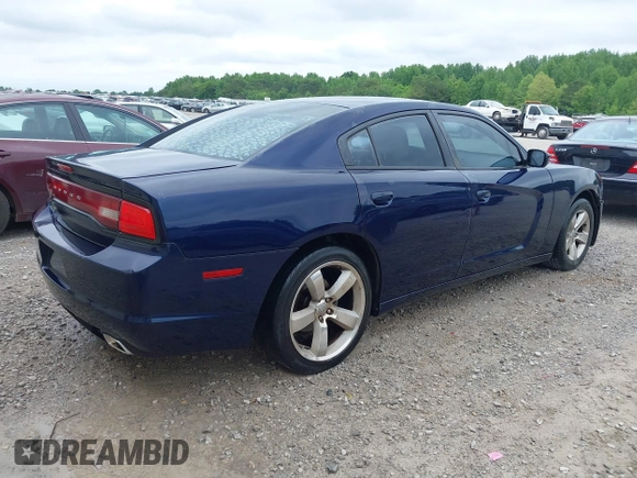 2013 Dodge Charger SE z VIN 2C3CDXBG7DH580034, wystawiony jako IAAI lot #42209139 z przebiegiem 185 906 mil mil oraz . Historia ofert i sprzedaży dostępna na DreamBid. Obrazek 4.