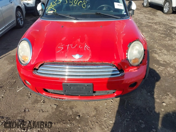 2008 MINI Hardtop with VIN WMWMF33568TT60843, listed as a IAAI auction lot 41948286 with Not Provided miles and . Bid and sale history available at DreamBid. Image 6.