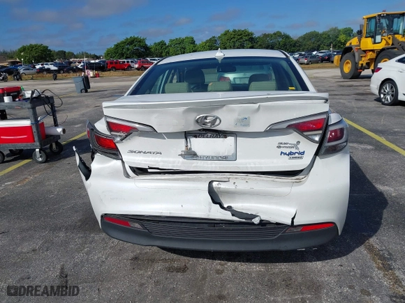 2016 Hyundai Sonata Hybrid Limited with VIN KMHE34L13GA018114, listed as a IAAI auction lot 41500062 with 43,207 mi miles. Bid and sale history available at carsss.com. Image 16.
