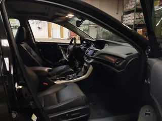 2013 Honda Accord Touring with VIN 1HGCR3F90DA034127, listed as a IAAI auction lot 42462423 with 266,974 mi miles and . Bid and sale history available at DreamBid. Image 5.