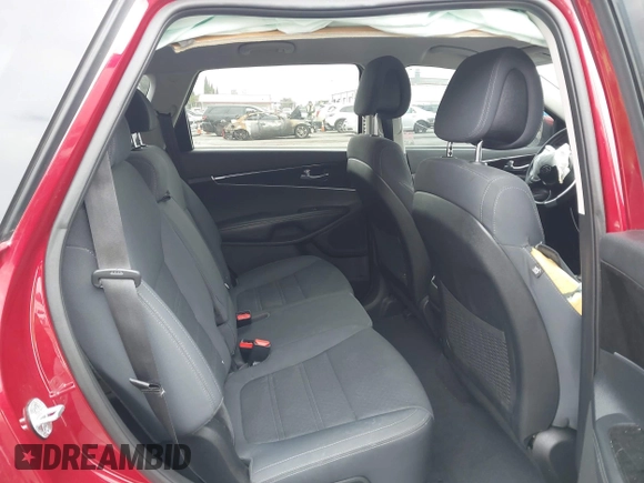 2016 Kia Sorento LX with VIN 5XYPG4A33GG100267, listed as a IAAI auction lot 42098220 with 42,661 mi miles. Bid and sale history available at carsss.com. Image 8.