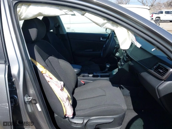2018 Kia Optima S with VIN 5XXGT4L31JG267408, listed as a IAAI auction lot 41780014 with 111,940 mi miles. Bid and sale history available at carsss.com. Image 5.