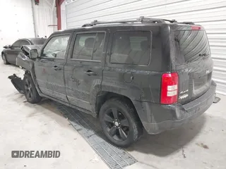 2014 Jeep Patriot Latitude z VIN 1C4NJRFB7ED694024, wystawiony jako IAAI lot #41354423 z przebiegiem 177 854 mil mil oraz . Historia ofert i sprzedaży dostępna na DreamBid. Obrazek 3.
