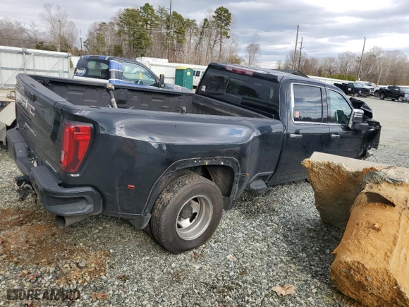 2022 GMC Sierra 3500HD Denali with VIN 1GT49WEY5NF300792, listed as a Copart auction lot 86604054 with 0 mi miles and Salvage Title. Bid and sale history available at carsss.com. Image 3.