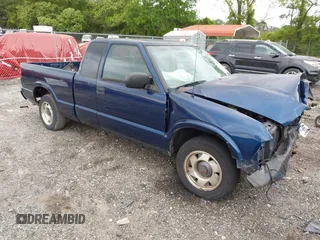 2001 GMC Sonoma SLS 1SG z VIN 1GTCS19W518150290, wystawiony jako IAAI lot #42130568 z przebiegiem 117 400 mil mil oraz . Historia ofert i sprzedaży dostępna na DreamBid. Obrazek 1.