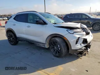 2024 Buick Encore GX Sport Touring с VIN KL4AMESL4RB197487, выставлен на аукционе Copart как лот 46664015 с пробегом 6 977 миль миль и Списание • Salvage title. История ставок и продаж доступна на DreamBid. Изображение 4.
