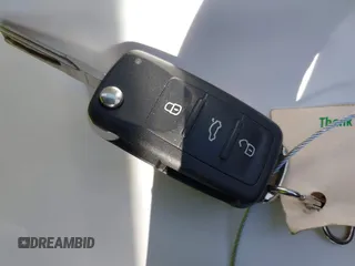 2013 Volkswagen Jetta S с VIN 3VW2K7AJ7DM352611, выставлен на аукционе IAAI как лот 42230997 с пробегом 149 179 миль миль и . История ставок и продаж доступна на DreamBid. Изображение 11.