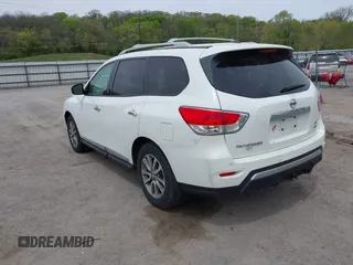 2013 Nissan Pathfinder S with VIN 5N1AR2MM4DC678284, listed as a IAAI auction lot 42149336 with 186,213 mi miles. Bid and sale history available at carsss.com. Image 3.