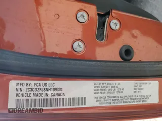 2022 Dodge Challenger R/T Scat Pack z VIN 2C3CDZFJ8NH109304, wystawiony jako Copart lot #54798825 z przebiegiem 23 845 mil mil oraz Szkoda całkowita • Salvage title. Historia ofert i sprzedaży dostępna na DreamBid. Obrazek 12.