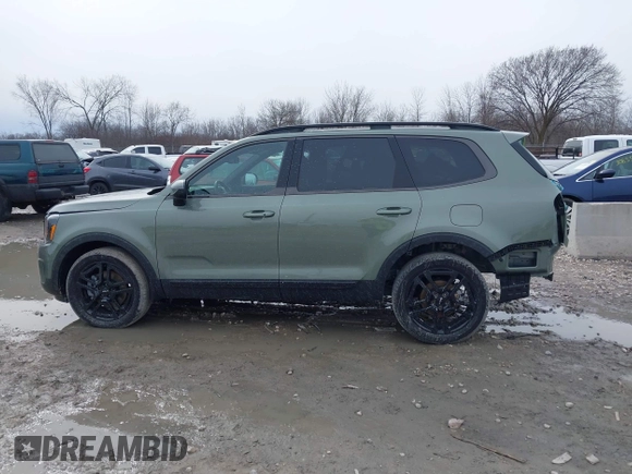 2024 Kia Telluride EX with VIN 5XYP3DGC5RG559709, listed as a IAAI auction lot 41828201 with 6,114 mi miles and . Bid and sale history available at carsss.com. Image 15.