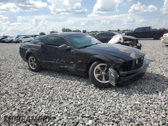 2005 Ford Mustang GT Deluxe с VIN 1ZVHT82H955140714, выставлен на аукционе Copart как лот 63867025 с пробегом 93 237 миль миль и Списание • Salvage title. История ставок и продаж доступна на DreamBid. Изображение 4.