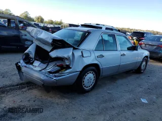 1993 Mercedes-Benz E Class with VIN WDBEA32E9PB936886, listed as a Copart auction lot 86800894 with 115,217 mi miles and Salvage Title. Bid and sale history available at carsss.com. Image 3.