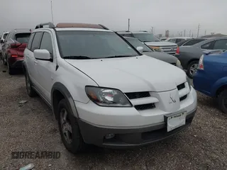 2003 Mitsubishi Outlander XLS with VIN JA4LX41G33U026899, listed as a IAAI auction lot 41380473 with 197,736 mi miles. Bid and sale history available at carsss.com. Image 1.