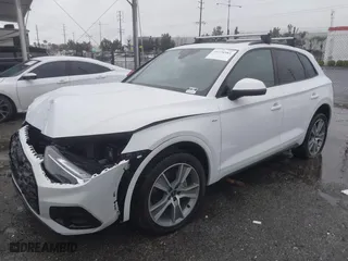 2025 Audi Q5 S line Premium with VIN WA1GAAFY2S2029189, listed as a IAAI auction lot 41576981 with 1,595 mi miles. Bid and sale history available at carsss.com. Image 2.