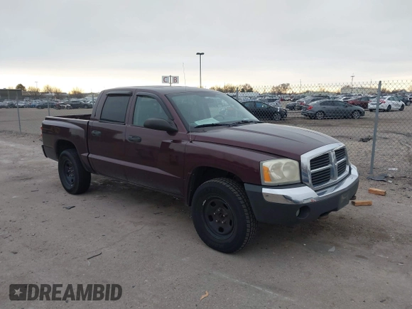 2005 Dodge Dakota SLT with VIN 1D7HW48N95S298672, listed as a IAAI auction lot 41765025 with 291,447 mi miles. Bid and sale history available at carsss.com. Image 1.