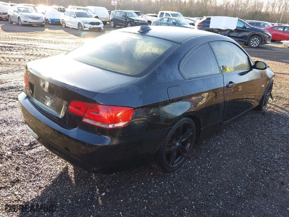 2009 BMW 3 Series 328i with VIN WBAWB33539P136072, listed as a IAAI auction lot 41380104 with 136,983 mi miles. Bid and sale history available at carsss.com. Image 4.