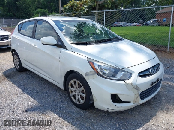 2012 Hyundai Accent GS z VIN KMHCT5AE4CU016044, wystawiony jako IAAI lot #42803906 z przebiegiem 168 824 mil mil oraz . Historia ofert i sprzedaży dostępna na DreamBid. Obrazek 6.