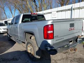 2016 GMC Sierra 2500HD SLT with VIN 1GT12TE87GF106158, listed as a IAAI auction lot 41214047 with 274,601 mi miles. Bid and sale history available at carsss.com. Image 3.