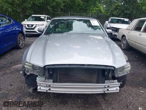 2014 Ford Mustang V6 with VIN 1ZVBP8EM3E5231996, listed as a IAAI auction lot 42537352 with 149,242 mi miles and . Bid and sale history available at DreamBid. Image 12.