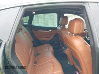 2017 Maserati Levante with VIN ZN661XUL6HX228414, listed as a IAAI auction lot 41898323 with 55,618 mi miles. Bid and sale history available at carsss.com. Image 8.