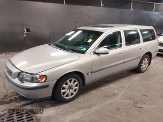 2001 Volvo V70 с VIN YV1SW61R611109527, выставлен на аукционе IAAI как лот 40925226 с пробегом 126 004 миль миль и . История ставок и продаж доступна на DreamBid. Изображение 2.