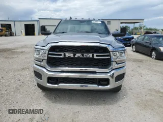 2022 Ram 3500 Tradesman with VIN 3C63RRGL7NG112988, listed as a Copart auction lot 53394924 with 233,707 mi miles and Clean Title. Bid and sale history available at carsss.com. Image 5.