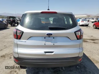 2017 Ford Escape S z VIN 1FMCU0F73HUD06275, wystawiony jako Copart lot #62875465 z przebiegiem 56 780 mil mil oraz Szkoda całkowita • Salvage title. Historia ofert i sprzedaży dostępna na DreamBid. Obrazek 6.