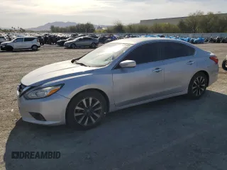 2017 Nissan Altima SR z VIN 1N4AL3AP8HC145814, wystawiony jako Copart lot #52201405 z przebiegiem 111 013 mil mil oraz Szkoda całkowita • Salvage title. Historia ofert i sprzedaży dostępna na DreamBid. Obrazek 1.