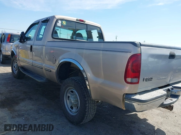 1999 Ford F-250 XL z VIN 1FTNX21F8XEA90902, wystawiony jako IAAI lot #42268377 z przebiegiem 216 014 mil mil oraz . Historia ofert i sprzedaży dostępna na DreamBid. Obrazek 3.