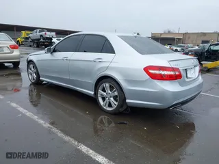 2013 Mercedes-Benz E-Class E 350 Luxury with VIN WDDHF8JB1DA720607, listed as a IAAI auction lot 41514018 with 135,926 mi miles. Bid and sale history available at carsss.com. Image 3.
