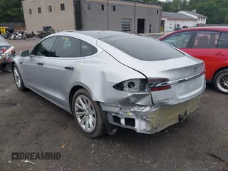 2018 Tesla Model S 75D с VIN 5YJSA1E26JF264767, выставлен на аукционе IAAI как лот 42434614 с пробегом 38 054 миль миль и . История ставок и продаж доступна на DreamBid. Изображение 3.