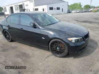 2006 BMW 3 Series 330i with VIN WBAVB33566PS19194, listed as a IAAI auction lot 42092890 with 110,426 mi miles and . Bid and sale history available at carsss.com. Image 1.