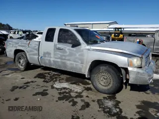 2007 Dodge Dakota ST with VIN 1D7HE22K87S255918, listed as a Copart auction lot 45537175 with 132,969 mi miles and Salvage Title. Bid and sale history available at DreamBid. Image 4.