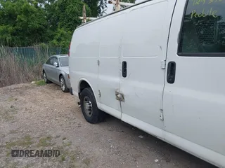2011 Chevrolet Express Cargo with VIN 1GCWGFCA4B1172655, listed as a IAAI auction lot 42451763 with 326,327 mi miles and . Bid and sale history available at DreamBid. Image 6.