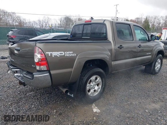 2015 Toyota Tacoma with VIN 3TMLU4EN1FM201554, listed as a IAAI auction lot 42008012 with 118,313 mi miles and . Bid and sale history available at DreamBid. Image 4.