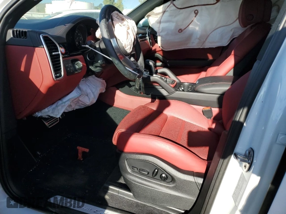 2023 Porsche Cayenne S z VIN WP1AB2AY4PDA14760, wystawiony jako Copart lot #44556414 z przebiegiem 5 886 mil mil oraz . Historia ofert i sprzedaży dostępna na DreamBid. Obrazek 7.