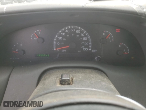 2000 Ford F-150 XL with VIN 1FTZF1824YNB06211, listed as a Copart auction lot 61137885 with 199,934 mi miles and Salvage title. Bid and sale history available at DreamBid. Image 9.